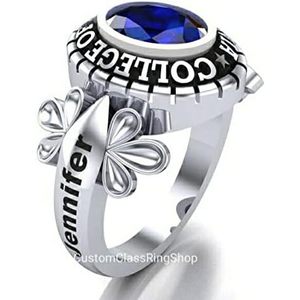 Anillo de Graduación Clásico Personalizado para Mujer, Plata de Ley 925, Bañado en Rodio, con Zirconia en Engaste de Bisel - Product Image 3