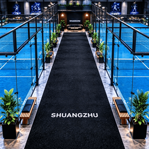 Tapis personnalisé à fort trafic avec logo pour installations sportives intérieures – Tapis de passage personnalisé pour terrains de padel et entrées de gymnases - Product Image 1