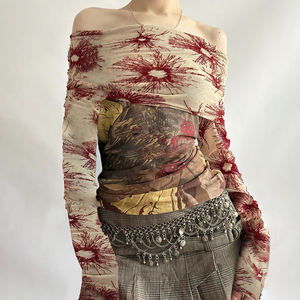 Top Vintage Bohemio con Estampado Floral Digital, Hombros Descubiertos y Paneles de Malla Transparente - Suéter de Punto - Product Image 2