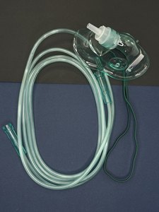 Maschera per Ossigeno in PVC Standard Clinico, Regolabile e Confortevole, con Tubo, Diverse Misure, Stampata a Iniezione - Product Image 2