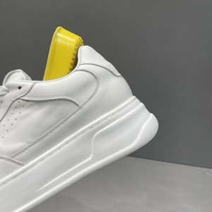 Chaussures de sport décontractées tendance pour hommes en cuir véritable noir et blanc, respirantes, à <span class=keywords><strong>plateforme</strong></span>, collection automne, de luxe et de créateur - Product Image 5