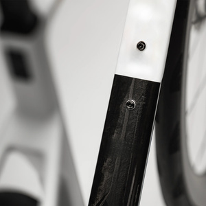 Vélo de route 700c 24 vitesses complet avec fourche en fibre ordinaire, freins à disque hydrauliques et capacité de charge de 150 kg - Product Image 4