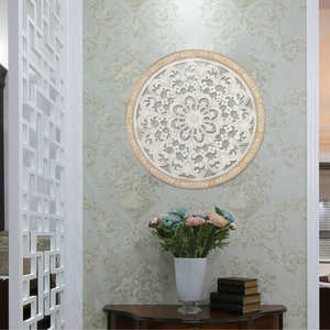 Medallón Decorativo de Madera Maciza Blanqueada, Adorno de Pared con Diseño Floral Tallado, Estilo Moderno Art Deco para Sala de Estar - Product Image 2