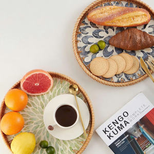 Plateau de service en rotin fait main, tressé à la main en osier naturel, finition laquée écologique, durable, facile à nettoyer, qualité commerciale, pour café - Product Image 1