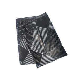 Sacs d'expédition en polymailleur recyclé noir personnalisés avec logo imprimé, sacs de courrier pour vêtements, enveloppe d'expédition, sac de courrier en poly, sac d'expédition - Product Image 3