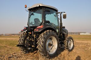 Chine Offre Spéciale 90 <span class=keywords><strong>hp</strong></span> 100hp 4*4 tracteur agricole prix nouveau QLN <span class=keywords><strong>pas</strong></span> <span class=keywords><strong>cher</strong></span> roue 90 <span class=keywords><strong>hp</strong></span> 100hp tracteur moteur diesel 4WD tracteur prix indien - Product Image 4