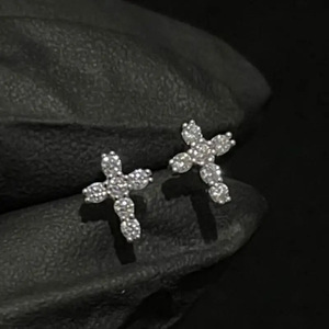 Orecchini a Perno Unisex Minimalisti, Gioielli per Orecchie alla Moda per Uso Quotidiano - Product Image 1