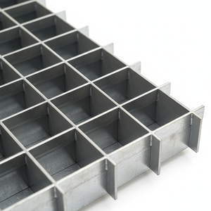 Marche d'escalier et monte-escalier en grille d'acier pressé haute résistance, et grille de plancher en acier - Product Image 1