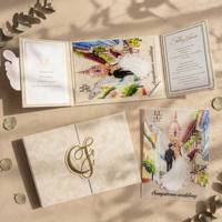 Invitation de mariage de luxe en suède avec dorure or, motif aquarelle Cartagena, pochette à trois volets en vélin illustré, impression personnalisée