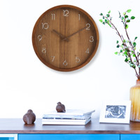 Jam Dinding Desain Kustom Ruang Tamu Kamar Tidur Senyap Kuarsa Bulat Kayu Padat Jam Dinding Modern