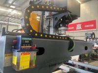 Centre de traitement multifonction CNC pour panneaux de porte, machine automatique de perçage, fraisage et découpe de trous de serrure pour portes en bois