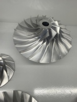 OEM Fabrika Özel Üretim 5 Eksenli CNC İşleme Parçaları Alüminyum Çelik CNC İşlenmiş Alüminyum Parçalar CNC Paslanmaz Çelik Parçalar
