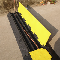 Protector de Cables para Automóviles de Cinco Puertos, Reflectante en Amarillo y Negro, de Goma y Plástico Industrial, para Seguridad Vial, de Fábrica OEM