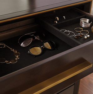 Comò Moderno in Legno Massello di Quercia con 6 Cassetti, Finitura Affumicata - Product Image 4