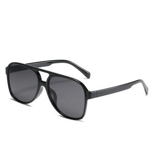 <span class=keywords><strong>แฟ</strong></span>ชั่นผู้หญิงคลาสสิกสไตล์วินเทจ UV400 แว่นตาออกแบบโลโก้ที่กําหนดเอง แว่นกันแดดแรงบันดาลใจราคาต่ํา - Product Image 2