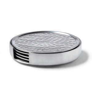 Ensemble de 4 sous-verres artisanaux en acier inoxydable martelé avec support rond assorti, finition argentée, pour table moderne - Product Image 1