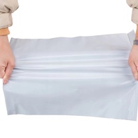 Sacs postaux personnalisés en stock, épais, imperméables et durables, pour la vente au détail directe d'usine et le transport longue distance, avec livraison et emballage.