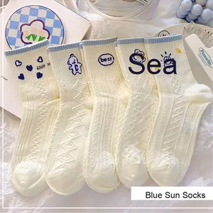 Chaussettes mi-mollet personnalisables pour femmes <span class=keywords><strong>Happy</strong></span> Girl Cartoon Design Longueur de l'équipage avec logo sur la manchette pour un usage quotidien - Product Image 3