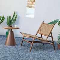 Ensemble de chaises longues et table de jardin en bois massif moderne avec dossier bas, tressées à la main, pour balcon, cour et villa