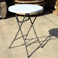 Table de bistrot ronde pliable moderne en HDPE avec design portable pour la restauration commerciale, les mariages et la location pour événements