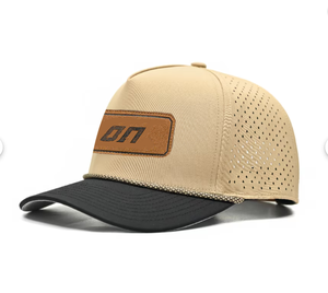 หมวกกอล์ฟกีฬาโพลีเอสเตอร์กันน้ำแบบกำหนดเอง 5 แผง พร้อมโลโก้ปะหนัง ดีไซน์เจาะรูด้วยเลเซอร์ หมวกเบสบอลแบบมีรูระบายอากาศพร้อมเชือก - Product Image 4