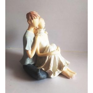 PARIJAT HANDICRAFT Romantique Résine Couple Idol Maison Étagères Décor Cadeau pour Petit Ami ou Petite Amie le Jour de la Saint Valentin - Product Image 1