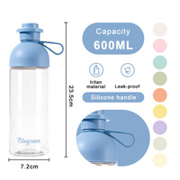 Bouteille d'eau pour enfants de 600 ml avec logo personnalisé, avec poignée, anti-fuite, en plastique, bouteille à boisson pour enfants, gobelet portable pour l'école et le sport, vente en gros