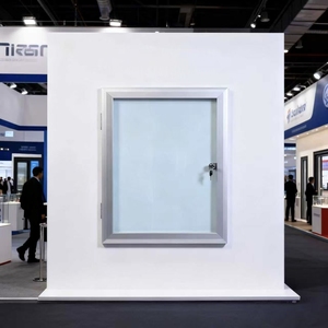 Tableau d'affichage mural de qualité professionnelle avec <span class=keywords><strong>porte</strong></span> en verre transparent et serrure à clé pour une protection sécurisée des contenus - Product Image 3