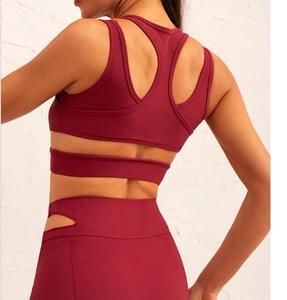 Ensemble soutien-gorge <span class=keywords><strong>de</strong></span> yoga et short en maille respirante à maintien moyen avec logo frontal grande taille pour femme - Product Image 4
