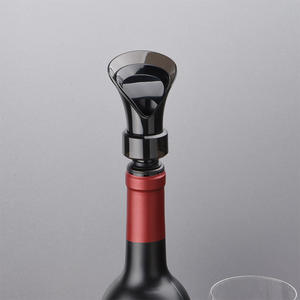 Tappo Salvavino 2-in-1 Ecologico di Tendenza con Logo Personalizzabile, Design a Petalo in Plastica Resistente, Nero, per Mantenere la Freschezza del <span class=keywords><strong>Vino</strong></span> - Product Image 2