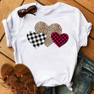 2025 T-<span class=keywords><strong>shirt</strong></span> à manches courtes décontracté et confortable de haute qualité pour la Saint-Valentin imprimé en forme de coeur pour femmes - Product Image 6