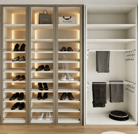 Meuble à chaussures de luxe en gros avec éclairage LED intégré et vitrine en verre pour baskets et sacs à main de luxe