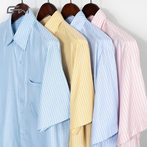 <span class=keywords><strong>Abito</strong></span> primaverile da <span class=keywords><strong>uomo</strong></span> <span class=keywords><strong>camicia</strong></span> formale <span class=keywords><strong>a</strong></span> <span class=keywords><strong>righe</strong></span> con colletto con risvolto da lavoro Top squadrato <span class=keywords><strong>a</strong></span> manica corta con bottone per <span class=keywords><strong>uomo</strong></span> di alta qualità - Product Image 1