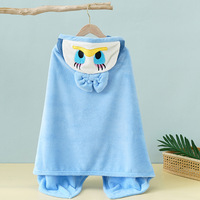 Vente en gros usine Poncho de bain pour enfant en microfibre polaire couleur unie, doux, brodé, séchage rapide, antimicrobien, haute qualité