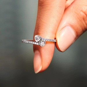 Anello a Doppio Cuore per Donne, Gioiello da Dito Elegante e alla Moda - Product Image 5