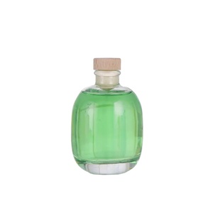 Vente en gros <span class=keywords><strong>de</strong></span> 8oz 16oz 250ml 500ml Bouteille d'emballage <span class=keywords><strong>de</strong></span> boisson <span class=keywords><strong>de</strong></span> jus <span class=keywords><strong>de</strong></span> vin en verre givré transparent avec bouchon en liège en bois - Product Image 4