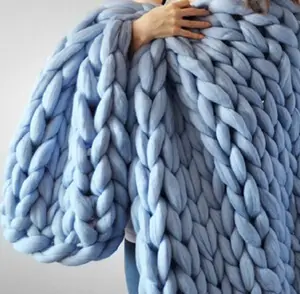 价格便宜柔软温暖的现代棉厚实编织素食编织手工蓝色重针织扔毯