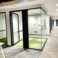 Cloison en verre avec cadre en aluminium de 90 mm insonorisée à 42 dB, avec portes personnalisables, design minimaliste, aménagement flexible