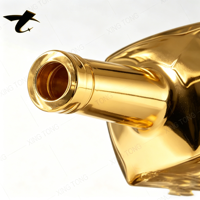 Vente en gros de bouteilles de whisky, de vin, de liqueur, de vodka et de spiritueux en verre cristallin plat électro-plaqué de 500 ml avec bouchon en liège, couleurs personnalisées