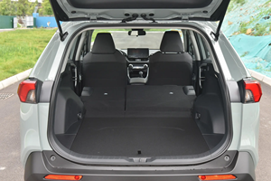 Toyota RAV4 : Grande Remise sur Véhicules Hybrides et Électriques SUV Neufs et D'Occasion – Économique et Durable - Product Image 6