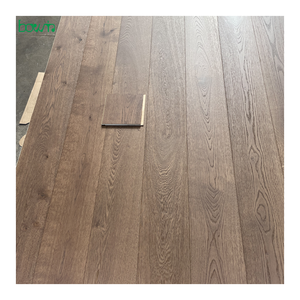 Parquet en bois franc européen personnalisable, couleur noyer naturel, chêne blanc laqué UV, pour intérieur, idéal pour la maison - Product Image 1