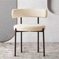 Chaise de salle à manger rembourrée de style nordique, pieds en métal noir, tissu en laine de mouton, chaise d'appoint écologique pour la maison, salon