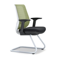Chaise visiteur avec accoudoir à dossier en maille confortable GT2-B avec base en porte-à-faux pour une utilisation de conférence moderne à l'hôpital de l'hôtel scolaire