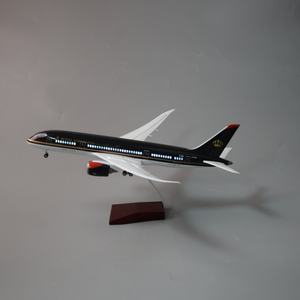 โมเดลเครื่องบิน รุ่น <span class=keywords><strong>B787</strong></span> พร้อมไฟ LED ขนาด 43 ซม. โมเดลสายการบินรอยัลจอร์แดน จากประเทศจีน ของสะสมงานศิลปะสร้างสรรค์และวัฒนธรรม - Product Image 4