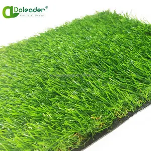 Fecho de grama artificial de gramado verde artificial, paisagem sintética de gramado para venda