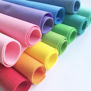 Tissu en feutre PP coloré, doux et rigide, rouleau de feutre personnalisé, <span class=keywords><strong>motif</strong></span> imprimé, fabrication de tissu en feutre - Product Image 2