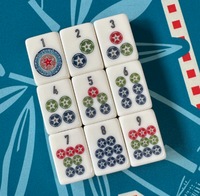 Set Mahjong Akrilik Modern Mewah Florence dengan Desain Lipat Portabel Ukiran Bunga untuk 4 Pemain Hiburan Keluarga