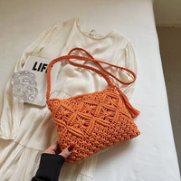 Sac bandoulière vintage fait main en macramé tressé pour femme, avec pompon en corde de coton ajourée, idéal pour les voyages, les activités de plein air et le quotidien