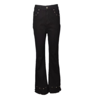 Jean en denim coupe bootcut style rétro américain, bords effilochés et déchirés, blanc tendance, coupe skinny pour femme