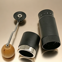 Manuelle Kaffeemühle mit extern einstellbarem Edelstahlmahlwerk, Eigenmarke, tragbare Handkaffeemühle für Espresso und Pour Over